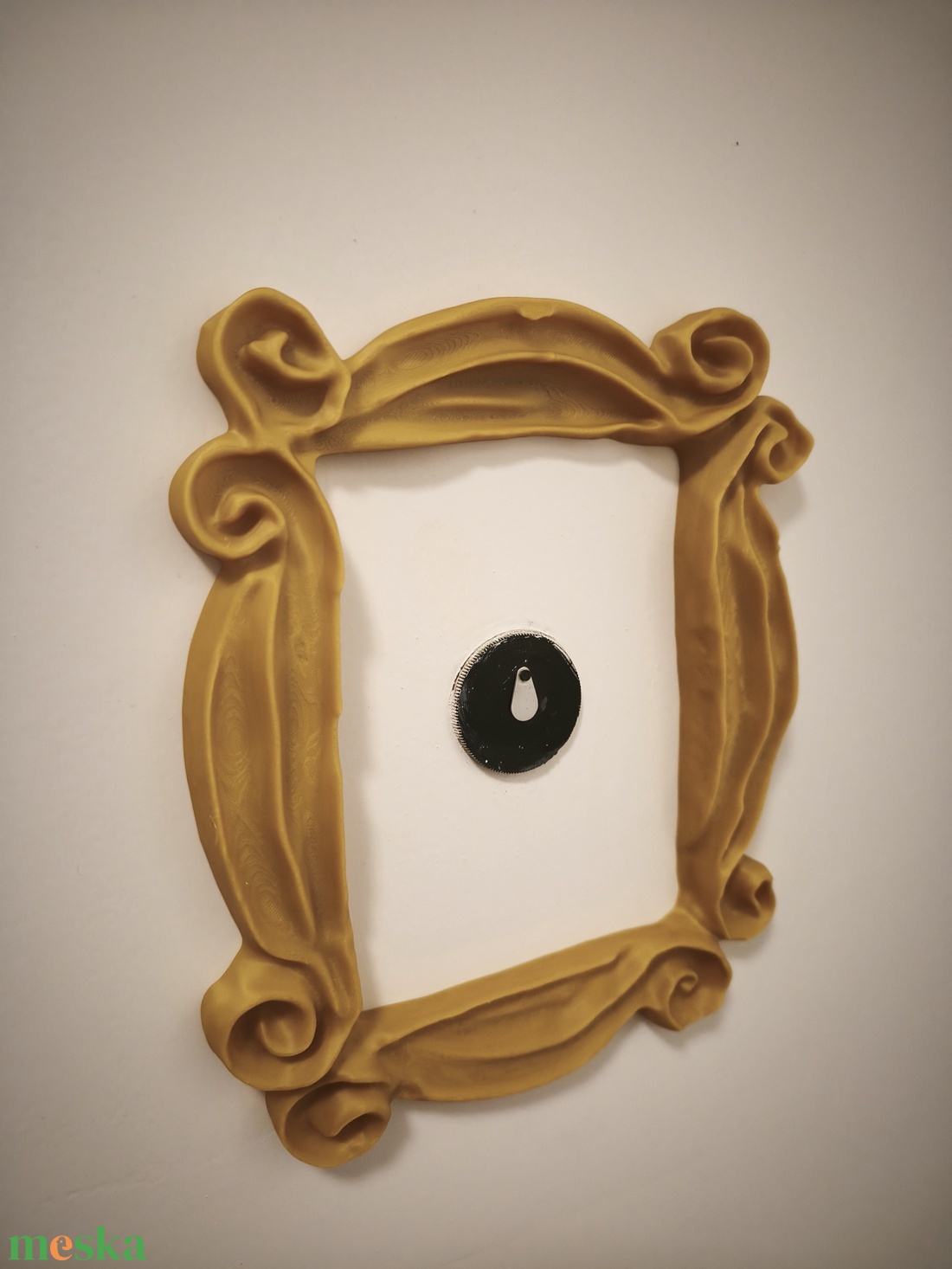 Friends kukucskáló keret - otthon & életmód - dekoráció - ajtó- és ablak dekoráció - ajtódísz & kopogtató - Meska.hu