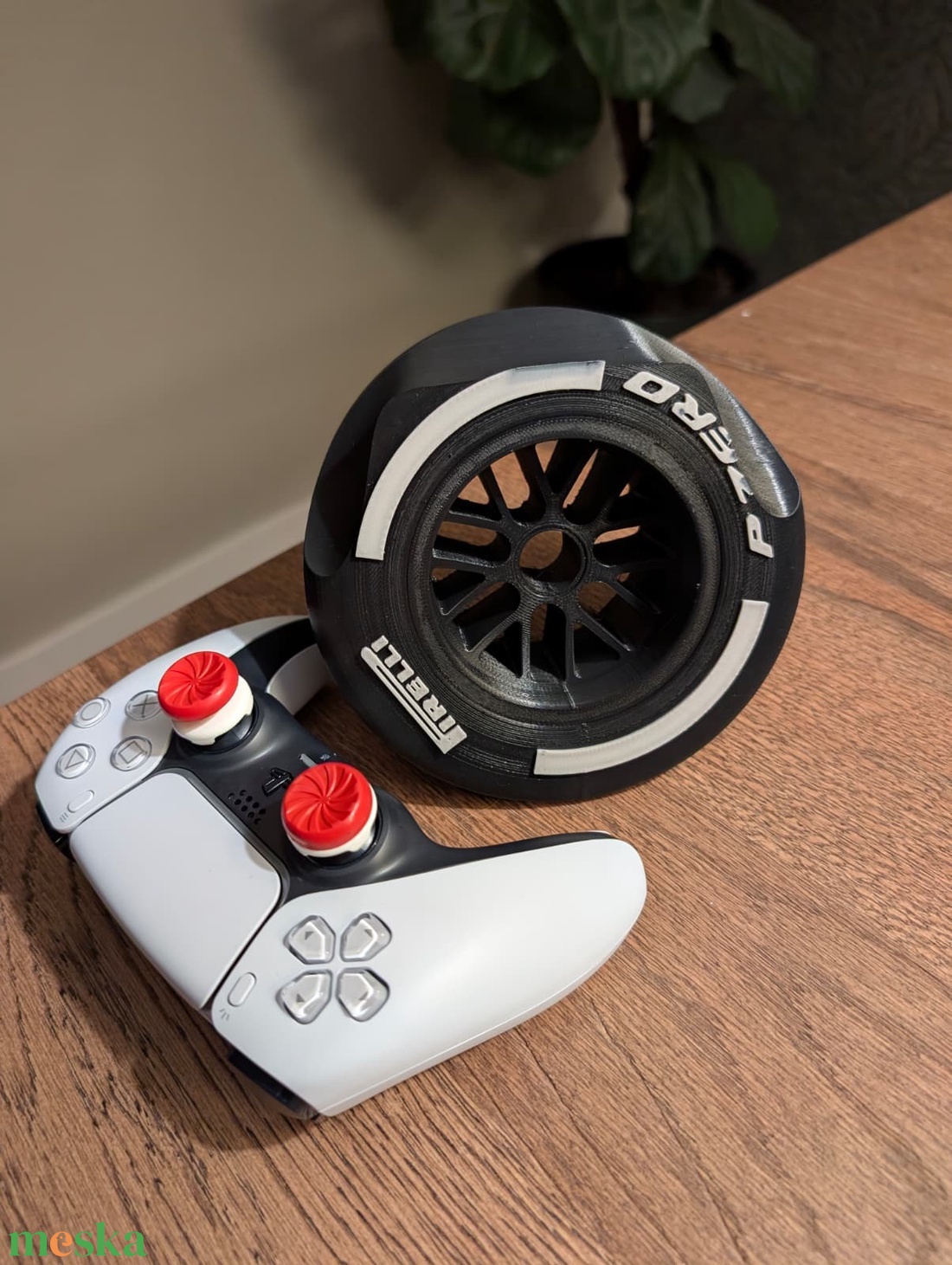 Forma 1 Pirelli kerék kontroller tartó - otthon & életmód - tárolás & rendszerezés - kontroller tartók - Meska.hu