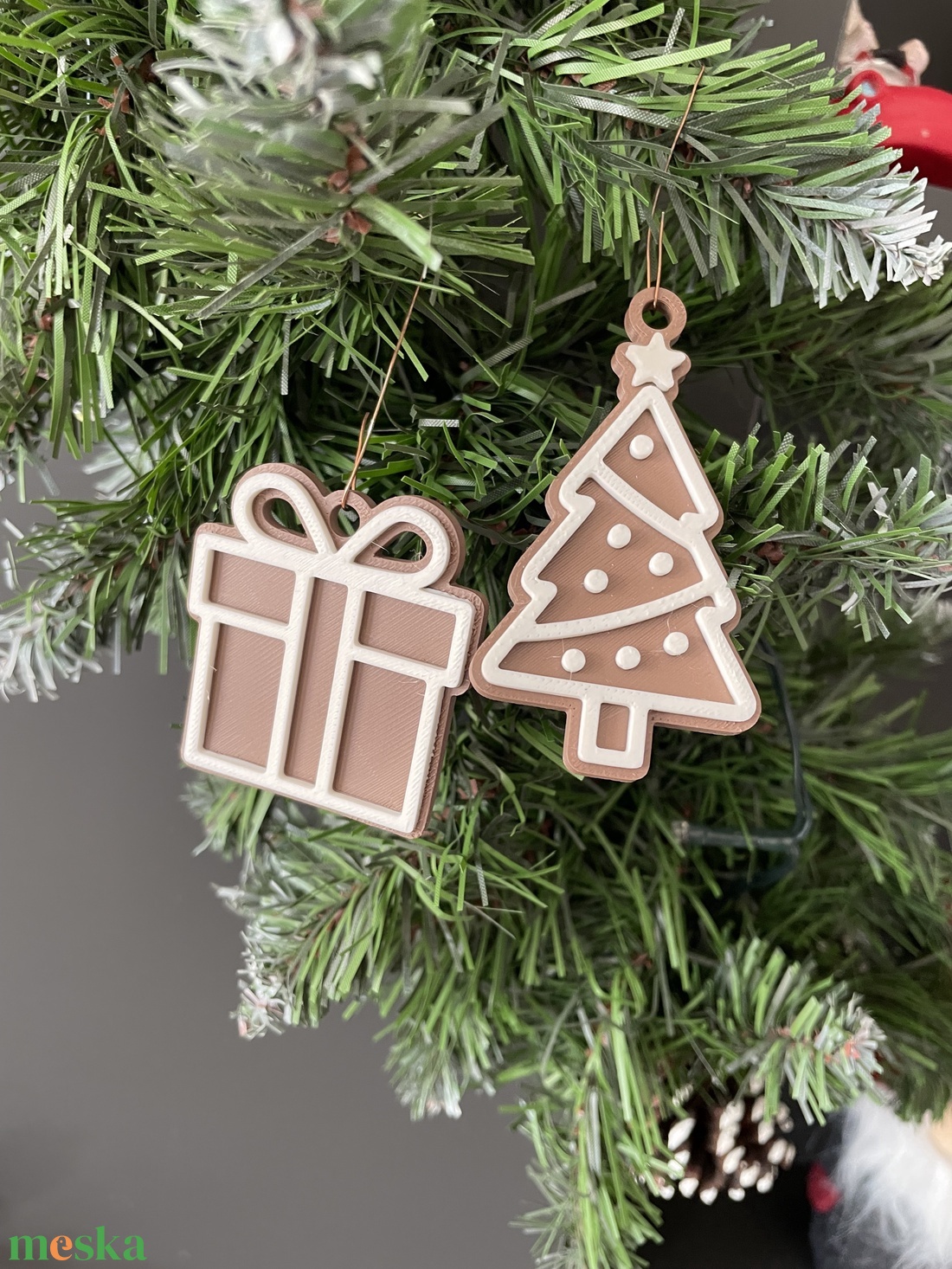 Karácsonyi mézeskalács hatású díszek (5 db variálható csomag) - karácsony - karácsonyi lakásdekoráció - karácsonyfadíszek - Meska.hu