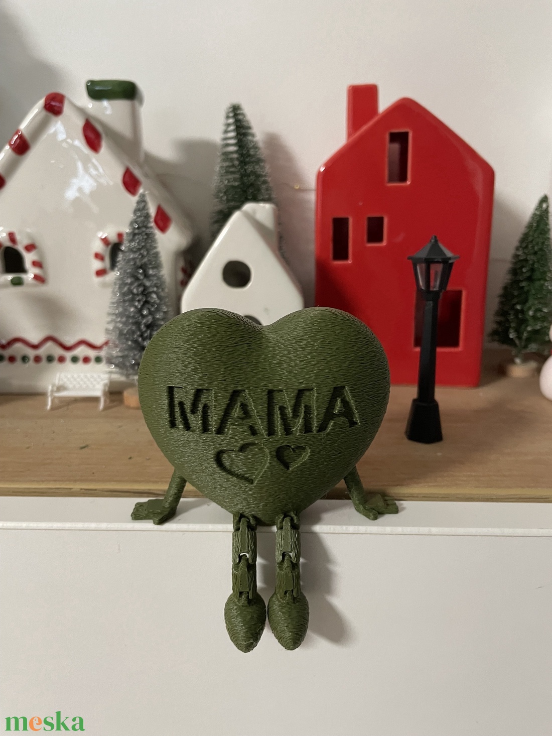 Ülő szívecske figura Mama felirattal - otthon & életmód - dekoráció - asztal és polc dekoráció - asztaldísz - Meska.hu