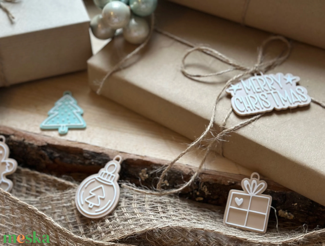 Karácsonyi ajándék jelölő - Merry Christmas - karácsony - karácsonyi ajándékozás - karácsonyi képeslap, üdvözlőlap, ajándékkísérő - Meska.hu