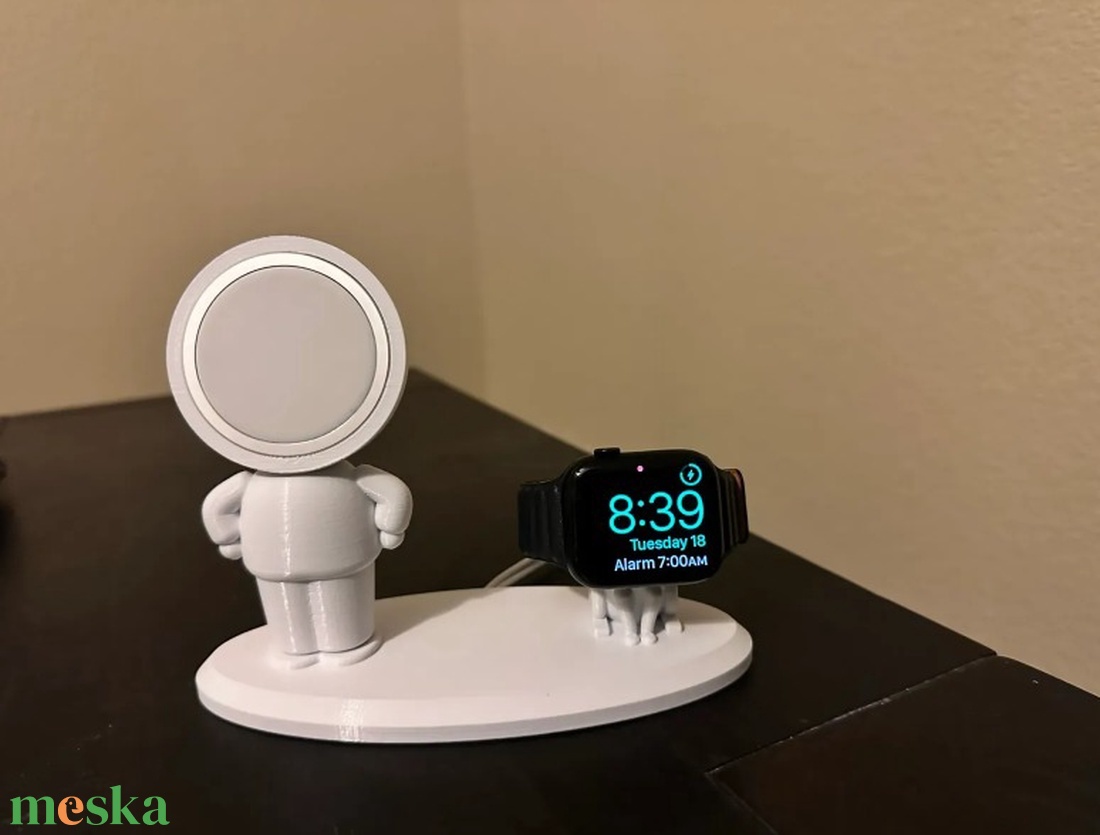 Iphone és Apple Watch töltőállomás - otthon & életmód - dekoráció - asztal és polc dekoráció - asztaldísz - Meska.hu