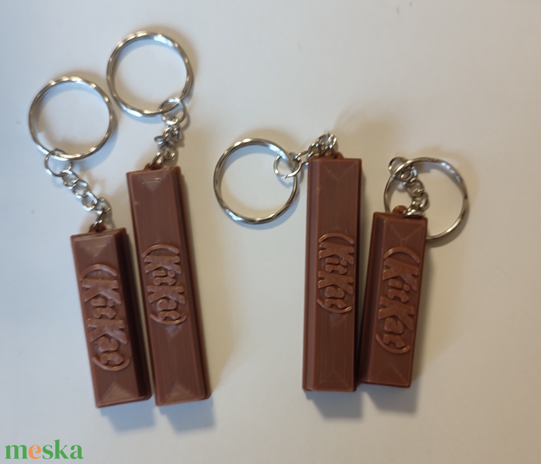 KitKat csoki kulcstartó - táska & tok - kulcstartó & táskadísz - kulcstartó - Meska.hu KitKat csoki kulcstartó - táska & tok - kulcstartó & táskadísz - kulcstartó - Meska.hu