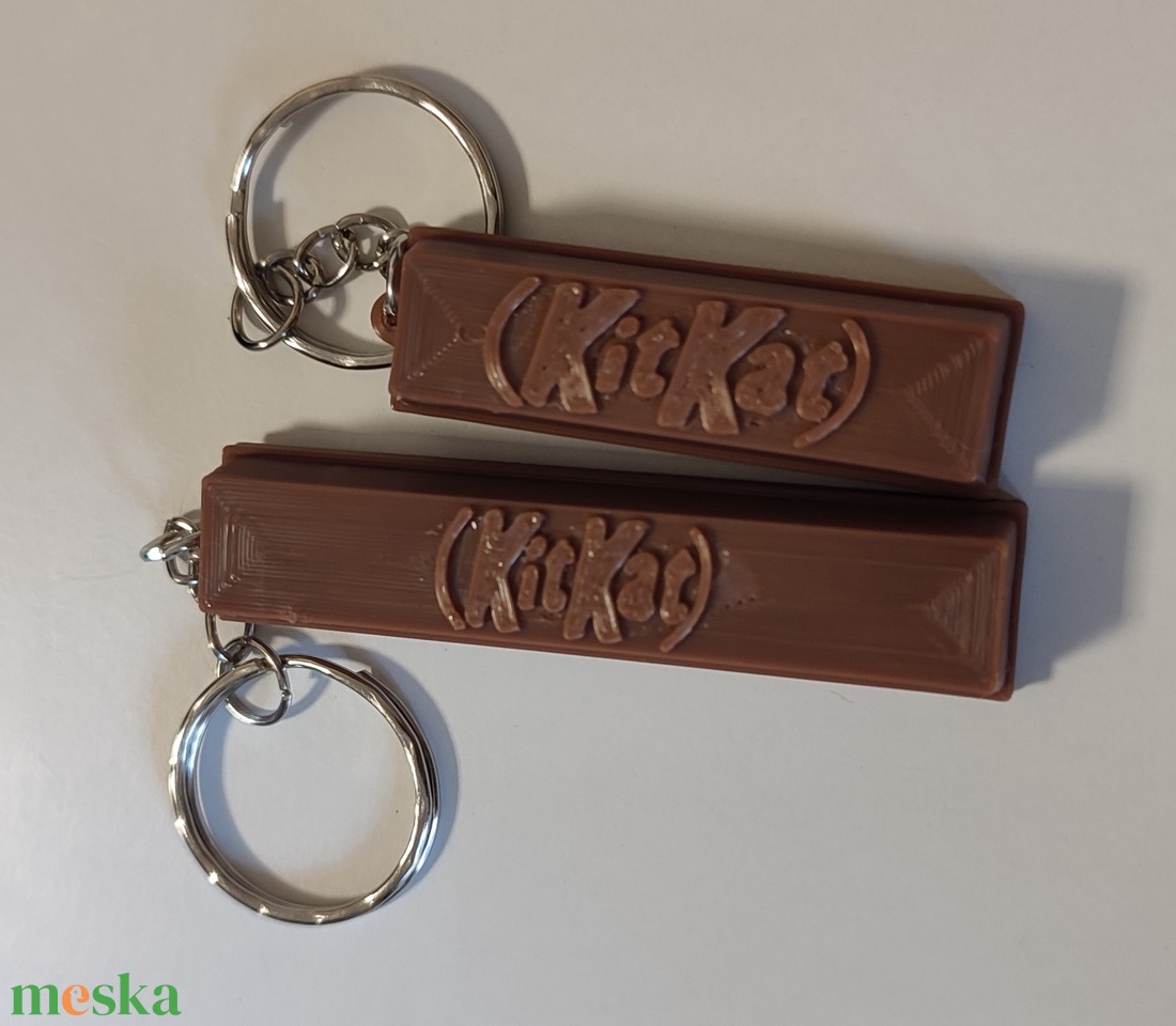 KitKat csoki kulcstartó - táska & tok - kulcstartó & táskadísz - kulcstartó - Meska.hu KitKat csoki kulcstartó - táska & tok - kulcstartó & táskadísz - kulcstartó - Meska.hu