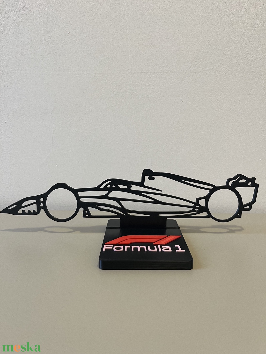 F1 autó sziluett asztali dísz rajongóknak - otthon & életmód - dekoráció - dísztárgy - Meska.hu