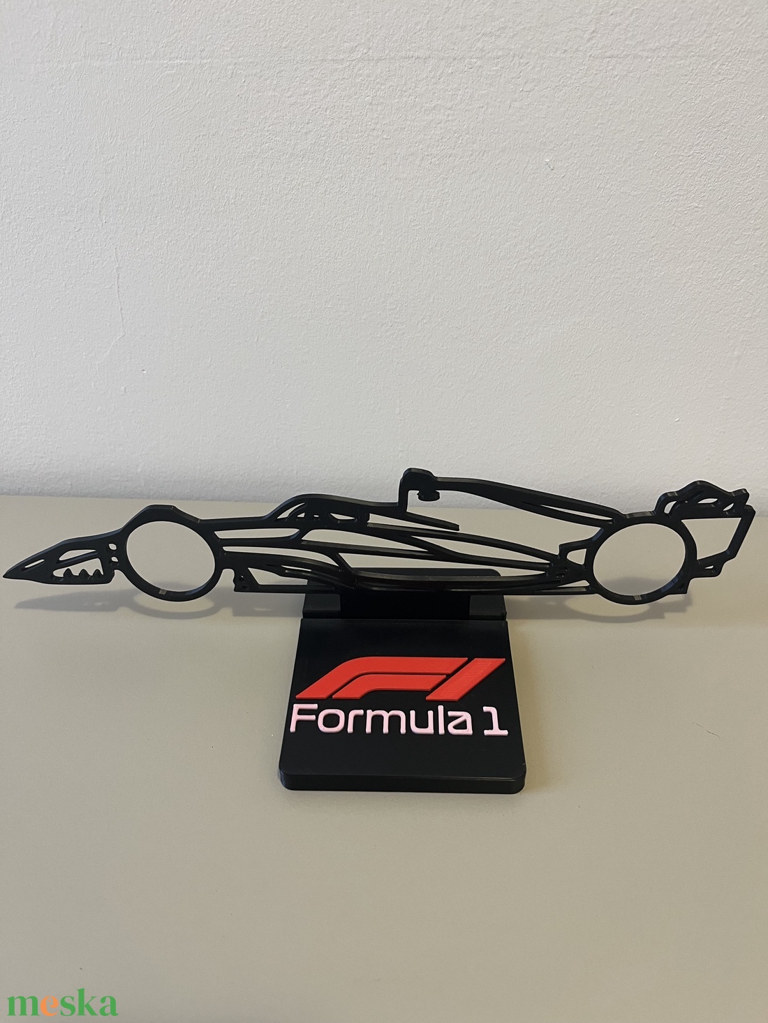 F1 autó sziluett asztali dísz rajongóknak - otthon & életmód - dekoráció - dísztárgy - Meska.hu