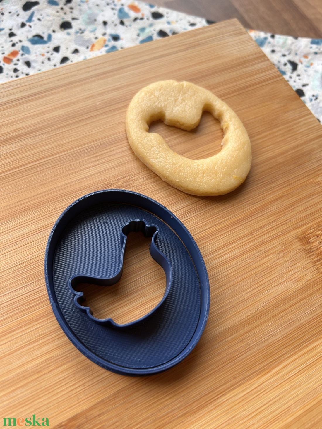 Tojás körvonalú, csibe mintás linzer / sütikiszúró - otthon & életmód - konyhafelszerelés, tálalás - sütés, főzés - sütikiszúró - Meska.hu