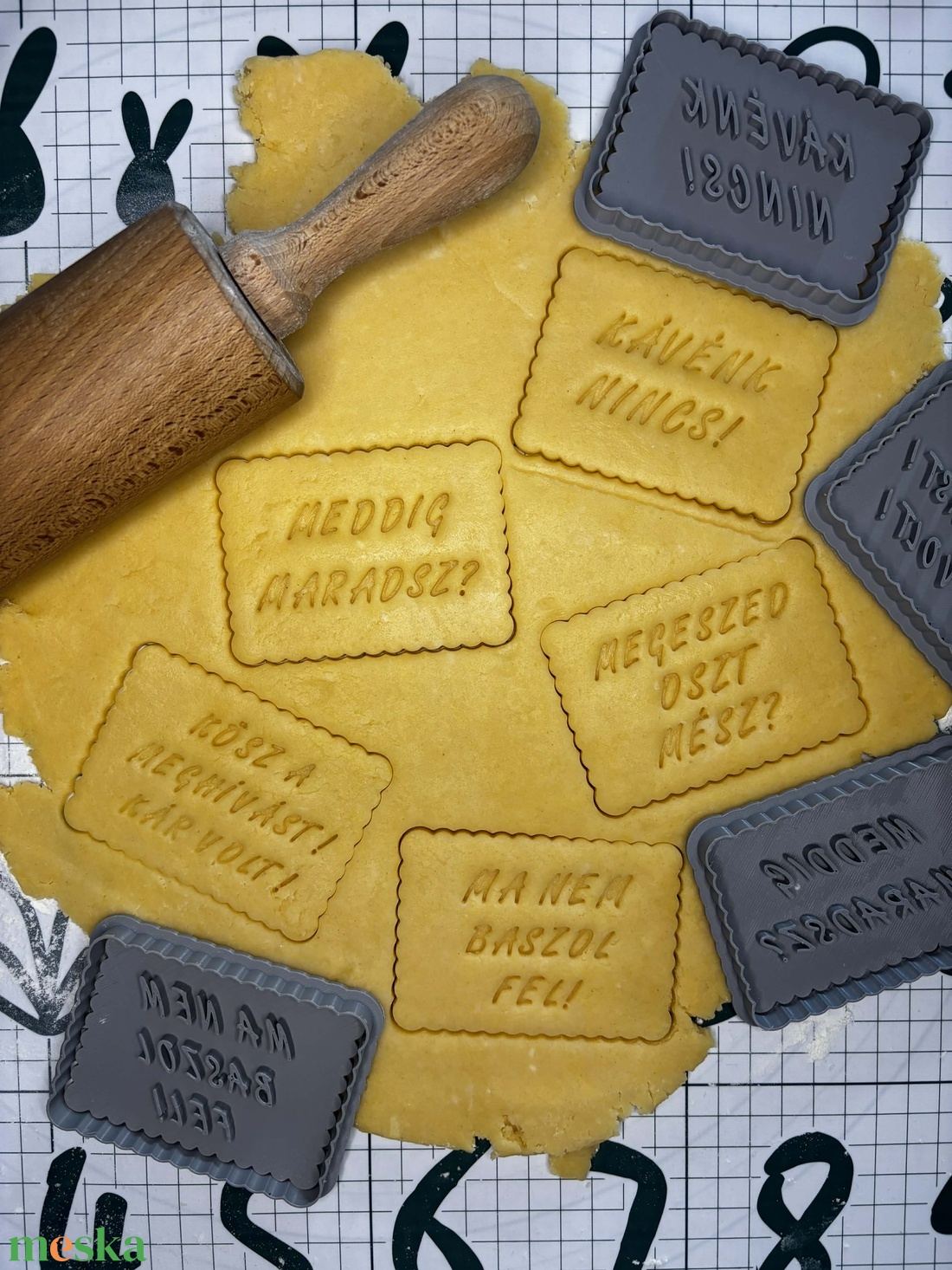 Vicces feliratú sütikiszúró - otthon & életmód - konyhafelszerelés, tálalás - sütés, főzés - sütikiszúró - Meska.hu