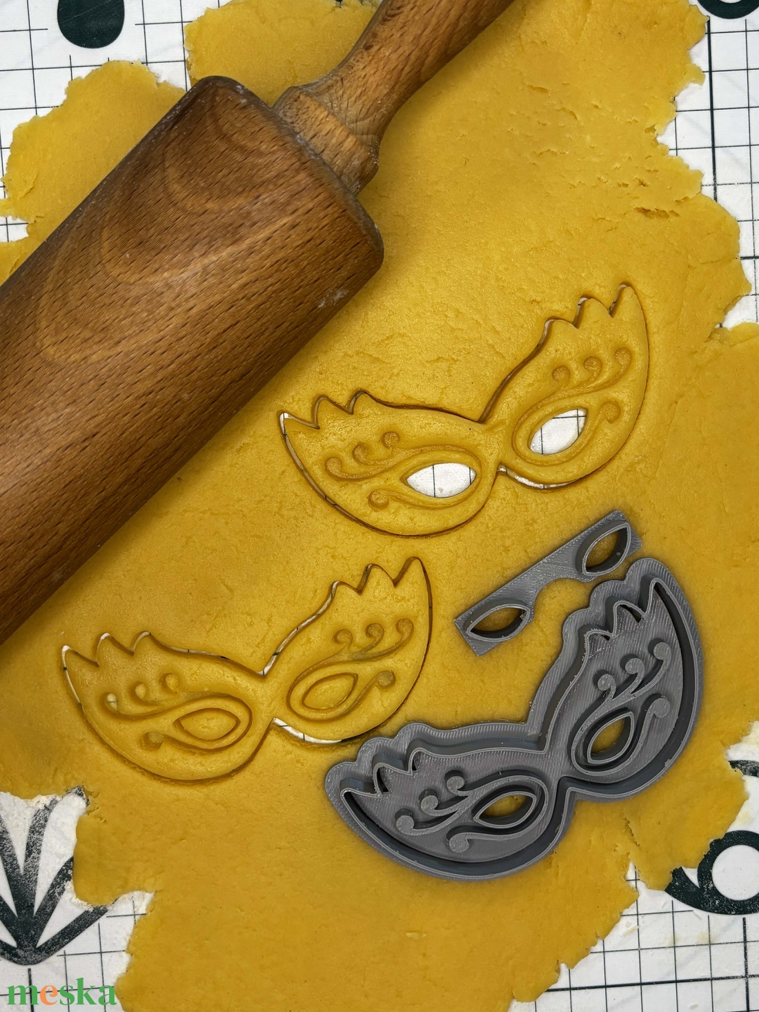 Farsangi álarc sütikiszúró - otthon & életmód - konyhafelszerelés, tálalás - sütés, főzés - sütikiszúró - Meska.hu