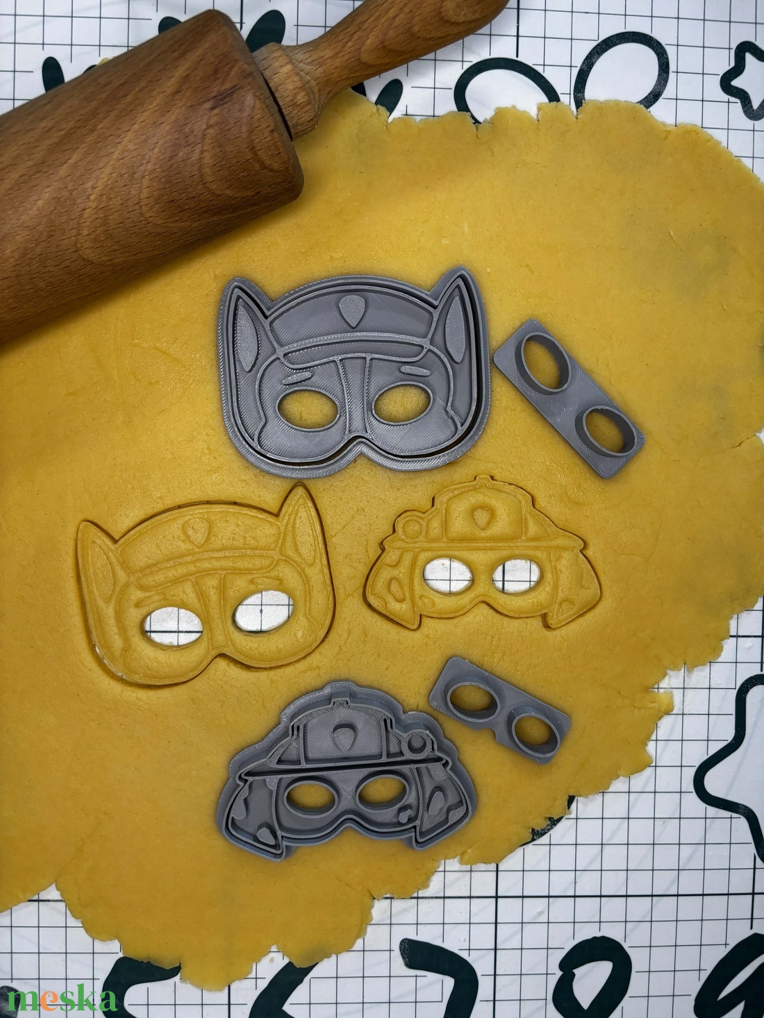 Mancs Őrjárat álarc sütikiszúró - otthon & életmód - konyhafelszerelés, tálalás - sütés, főzés - sütikiszúró - Meska.hu