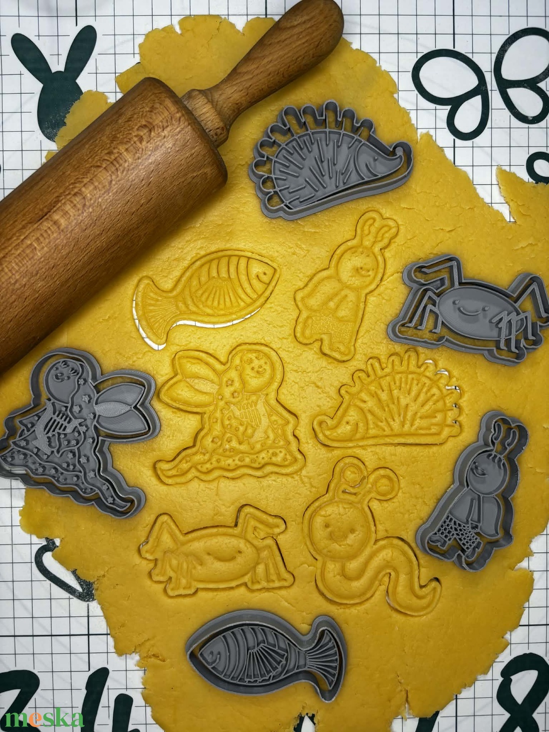 Bogyó és Babóca ihlette süteménykiszúrók - otthon & életmód - konyhafelszerelés, tálalás - sütés, főzés - sütikiszúró - Meska.hu