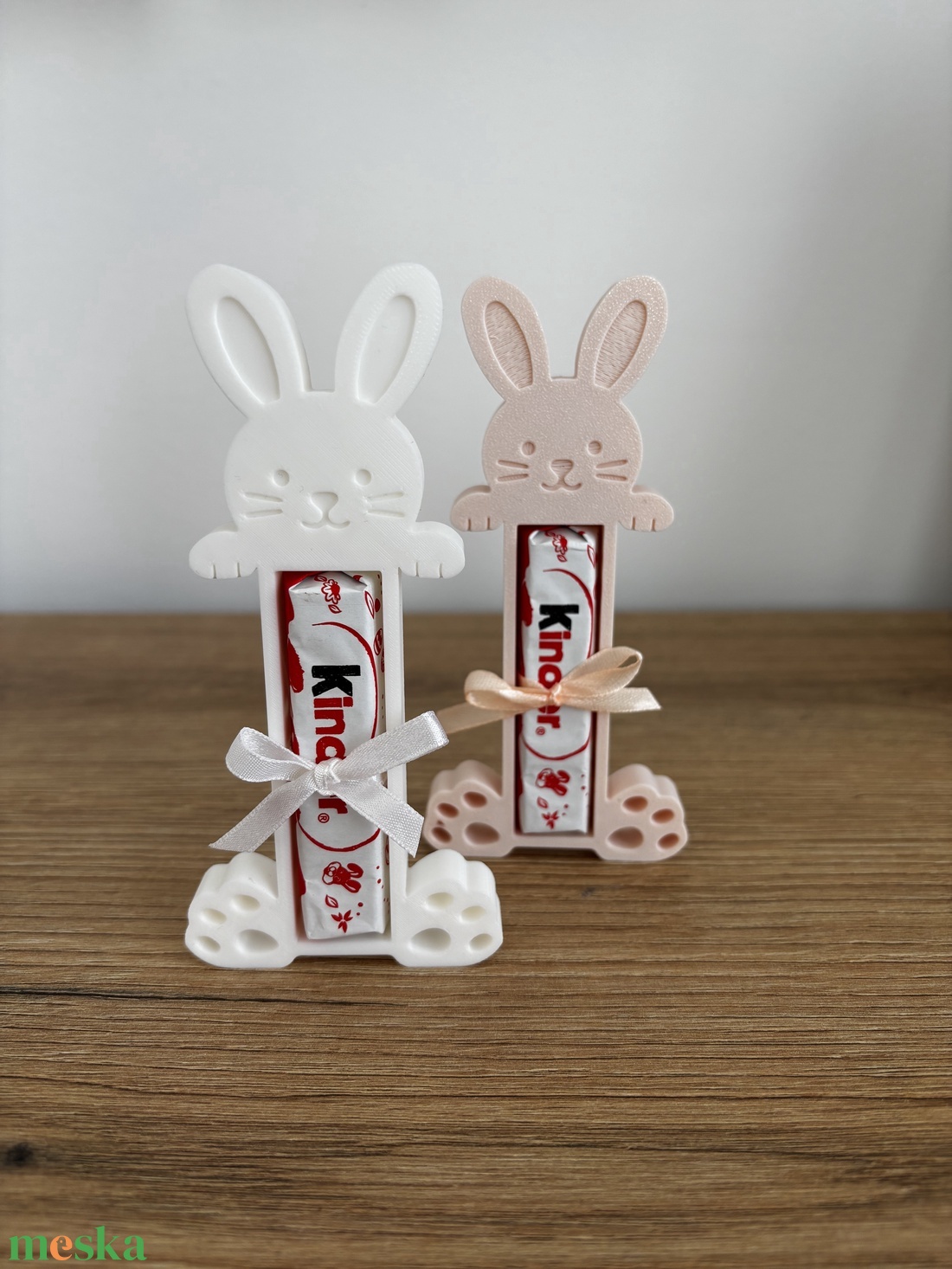 Húsvéti nyuszis Kinder csoki tartó � dekoráció és ajándék - ünnepi díszek, dekorációk - húsvéti díszek és dekorációk - húsvéti ajándékátadó - Meska.hu