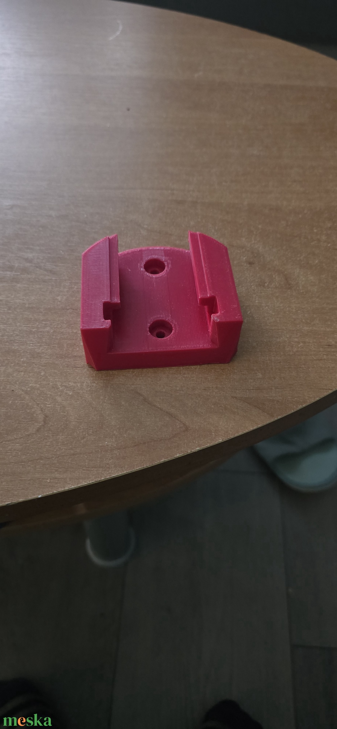 Fali tartó Milwaukee M18 akkumulátorokhoz.  - kellékek & szerszámok - szerszámok, eszközök - egyéb szerszám, eszköz - Meska.hu