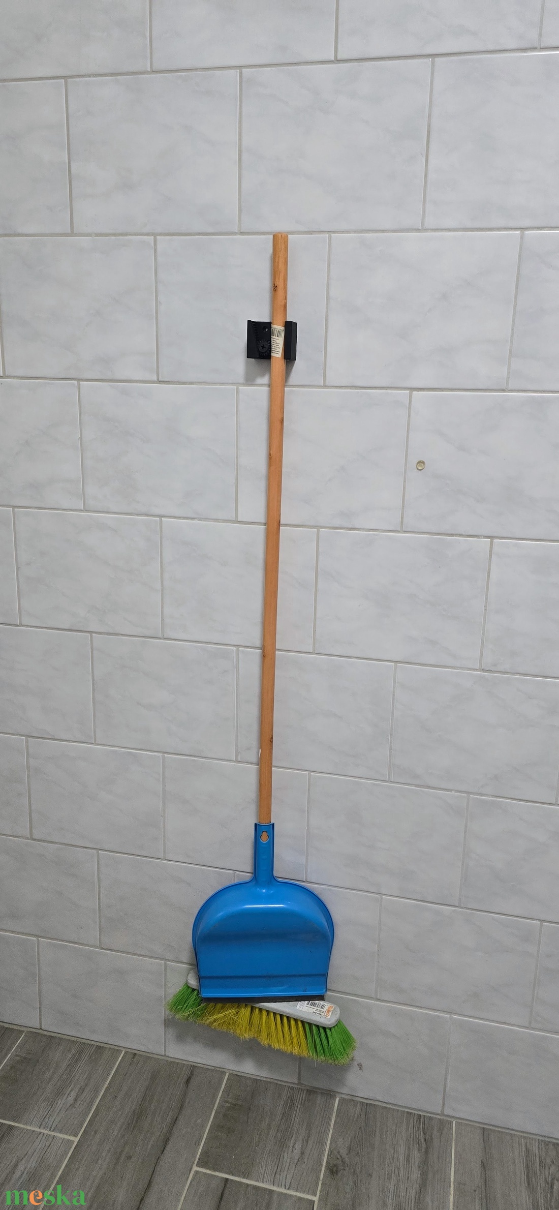 Praktikus fali seprűtartó / eszköztartó (21-28 mm) - kellékek & szerszámok - szerszámok, eszközök - kiegészítők - Meska.hu