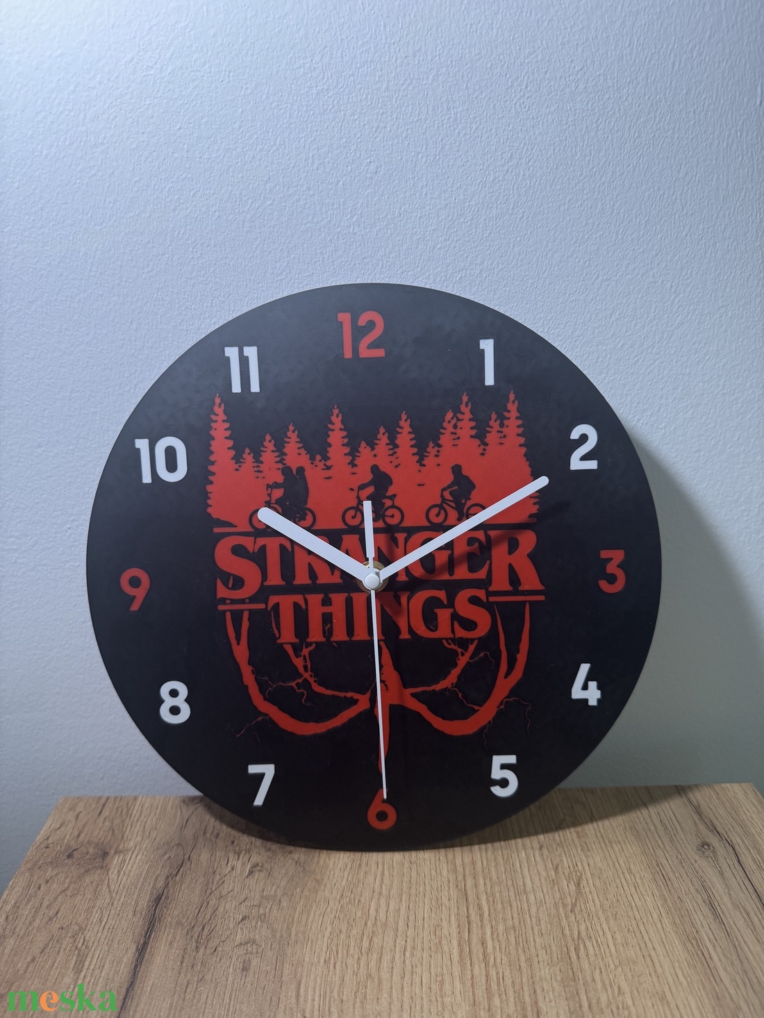 Stranger Things falióra - otthon & életmód - dekoráció - fali és függő dekoráció - falióra & óra - Meska.hu Stranger Things falióra - otthon & életmód - dekoráció - fali és függő dekoráció - falióra & óra - Meska.hu