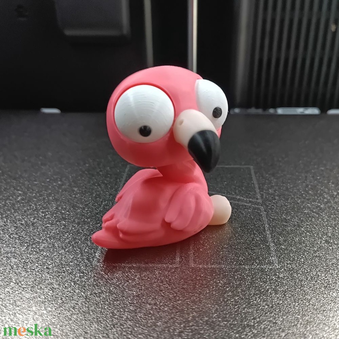 Pikó, a flamingó figura � 3D nyomtatott vicces asztali kabala forgatható fejjel és mozgatható szemekkel - otthon & életmód - dekoráció - dekoratív figurák és szobrok - Meska.hu