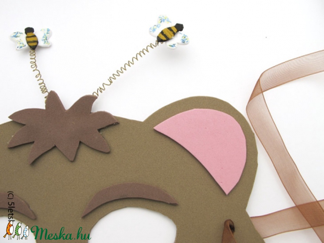 Mézéhes mackó - viselhető maszk, farsangi álarc, 3d rugón rezgő méhecske, kényelmes dekorgumi, medve, maci -  - Meska.hu