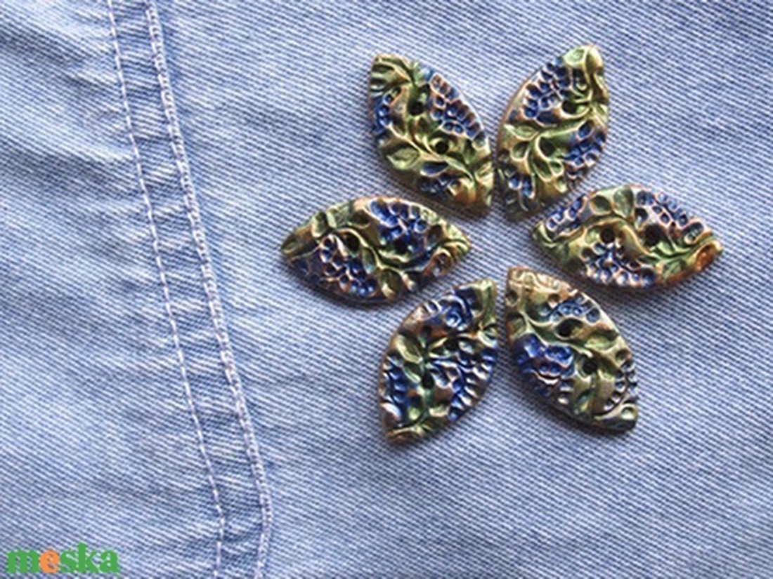 6db csillogó színes handmade ékszergomb, virágszirom alakú, több színben  - kellékek & szerszámok - dekorációs kellékek - Meska.hu