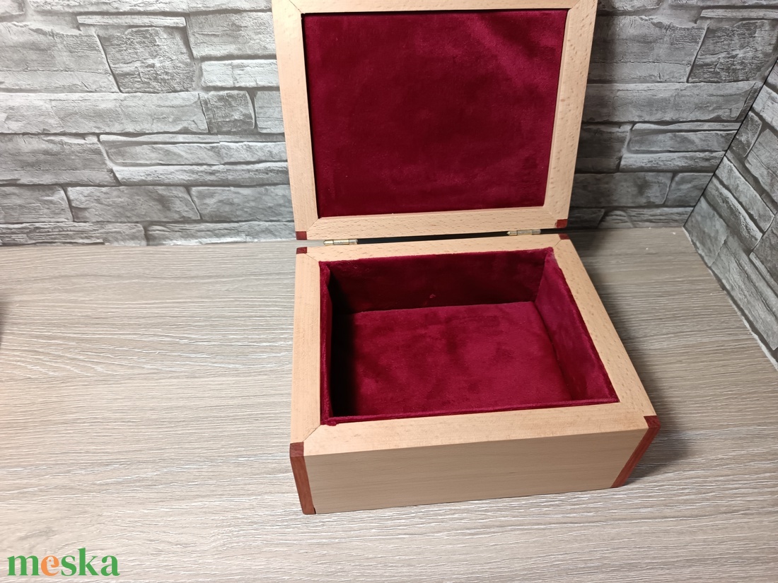 Ékszerdoboz Egzóta élberakással - ékszer - ékszertartó - ékszerdoboz - Meska.hu Ékszerdoboz Egzóta élberakással - ékszer - ékszertartó - ékszerdoboz - Meska.hu