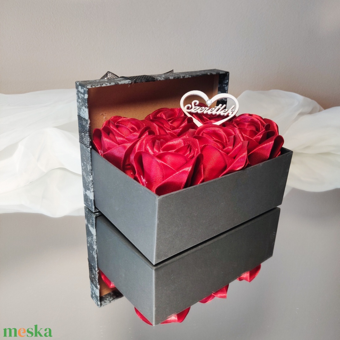 Szatén rózsabox - otthon & életmód - dekoráció - virágdísz és tartó - virágbox, virágdoboz - Meska.hu Szatén rózsabox - otthon & életmód - dekoráció - virágdísz és tartó - virágbox, virágdoboz - Meska.hu