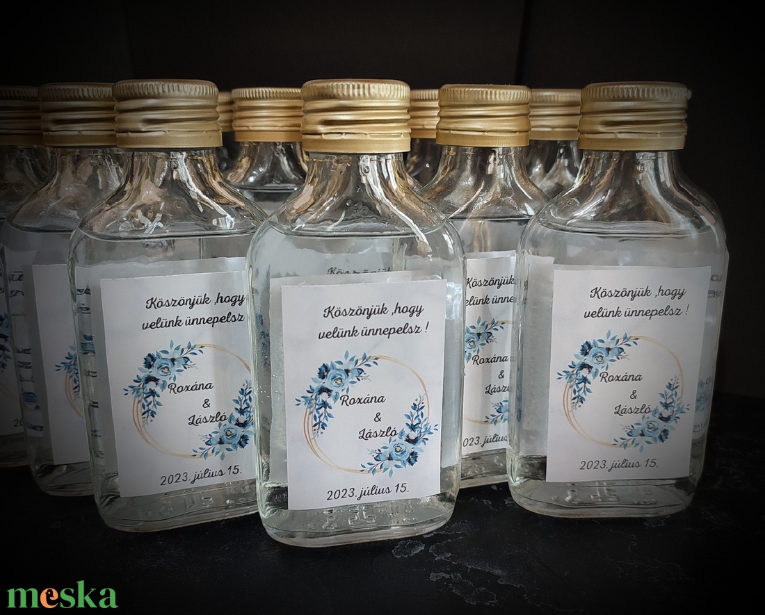 Esküvői ajándék kis pálinkás  üveg, köszönő ajándék vagy ,,ültetőkártya - esküvő - emlék & ajándék - köszönőajándék - Meska.hu