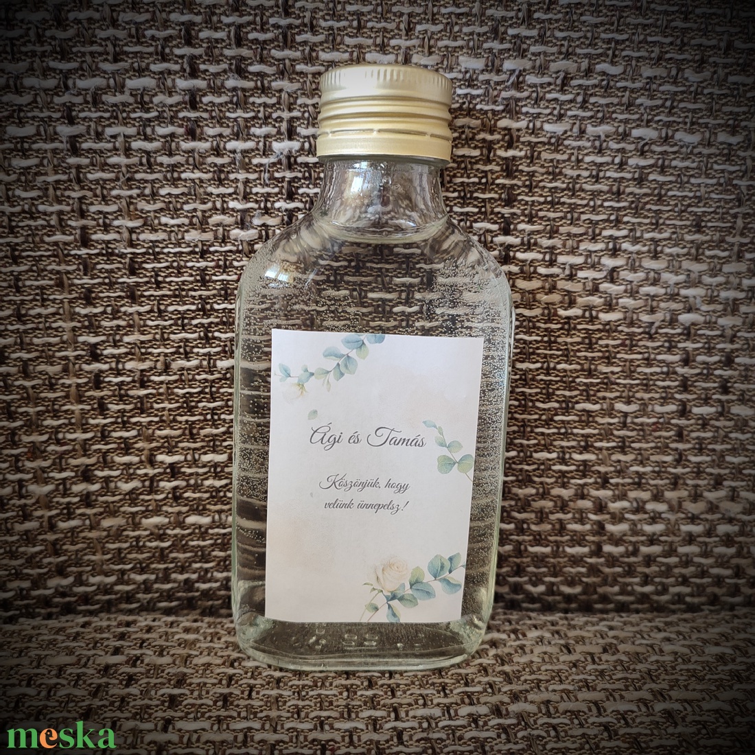 Esküvői ajándék kis pálinkás  üveg, köszönő ajándék vagy ,,ültetőkártya - esküvő - emlék & ajándék - köszönőajándék - Meska.hu