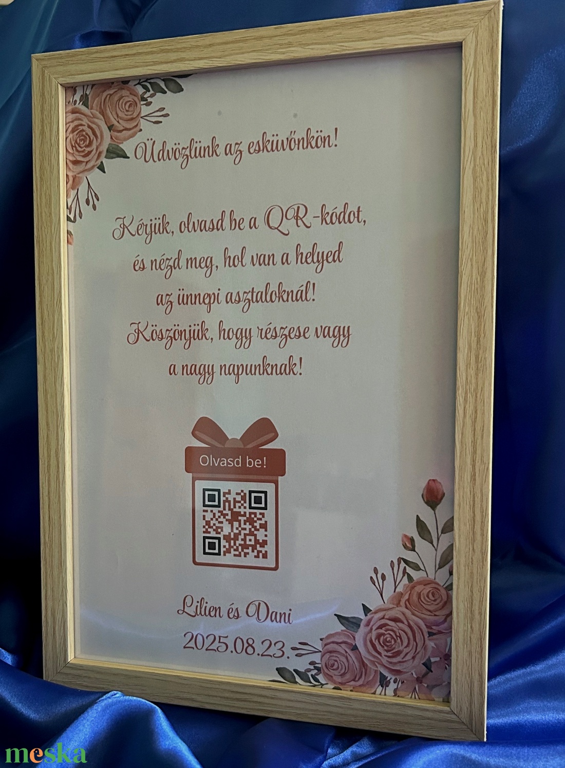 QR-kódos ültetési rend  keretezett esküvői információs tábla digitális és nyomtatott formában is! (barack)  - esküvő - meghívó & kártya - ültetési rend - Meska.hu