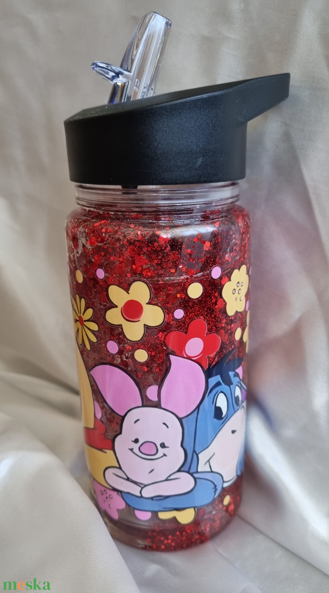 Mozgó csillámos kulacs, Micimackó Malacka Füles,  iskolakezdésre, óvodába, szülinapra vagy csak úgy  - otthon & életmód - konyhafelszerelés, tálalás - italos kellékek - kulacsok - Meska.hu