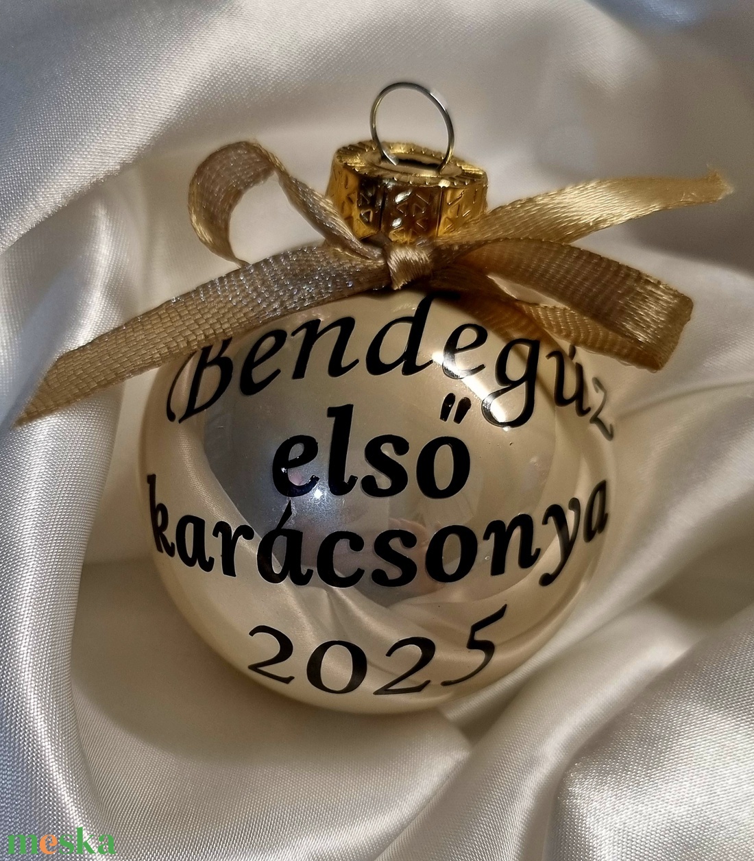 Egyedi feliratos ,,Első karácsony karácsonyfadísz,  karácsonyi gömb , díszgömb - karácsony - karácsonyi lakásdekoráció - karácsonyfadíszek - Meska.hu