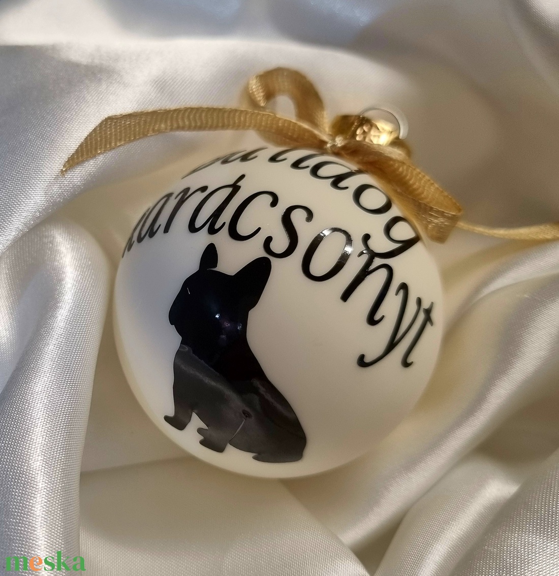 KIÁRUSÍTÁS! Egyedi feliratos karácsonyfadísz,  karácsonyi gömb ,matt fehér díszgömb - karácsony - karácsonyi lakásdekoráció - karácsonyfadíszek - Meska.hu