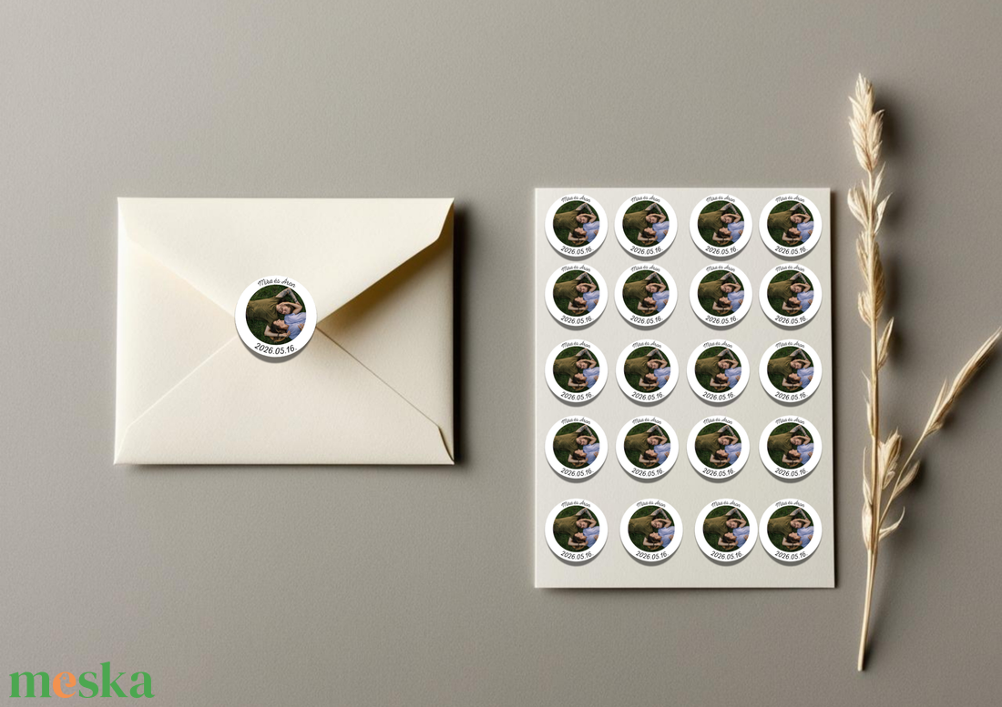 Fényképes kör matrica , címke borítékhoz, ajándékhoz - otthon & életmód - papír, írószer - ajándékozás kellékei - ajándékzsák, csomagolás - Meska.hu