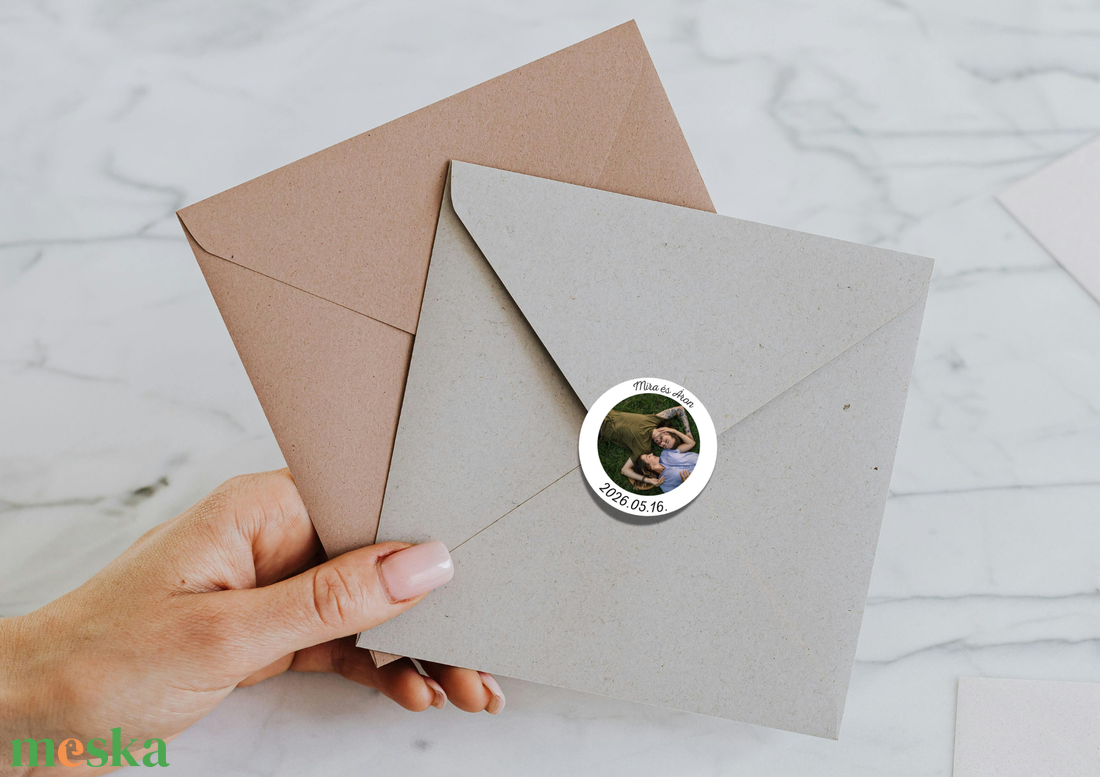 Fényképes kör matrica , címke borítékhoz, ajándékhoz - otthon & életmód - papír, írószer - ajándékozás kellékei - ajándékzsák, csomagolás - Meska.hu