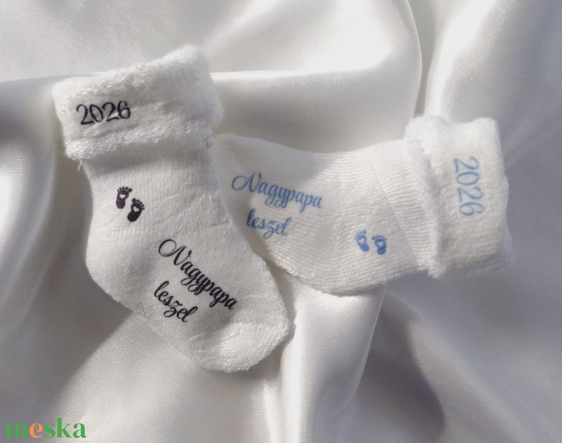 Egyedi tervezésű, cuki baba bejelentő zokni, ,,Nagymama leszel - baba - mama - babaemlékek - bababejelentők - Meska.hu