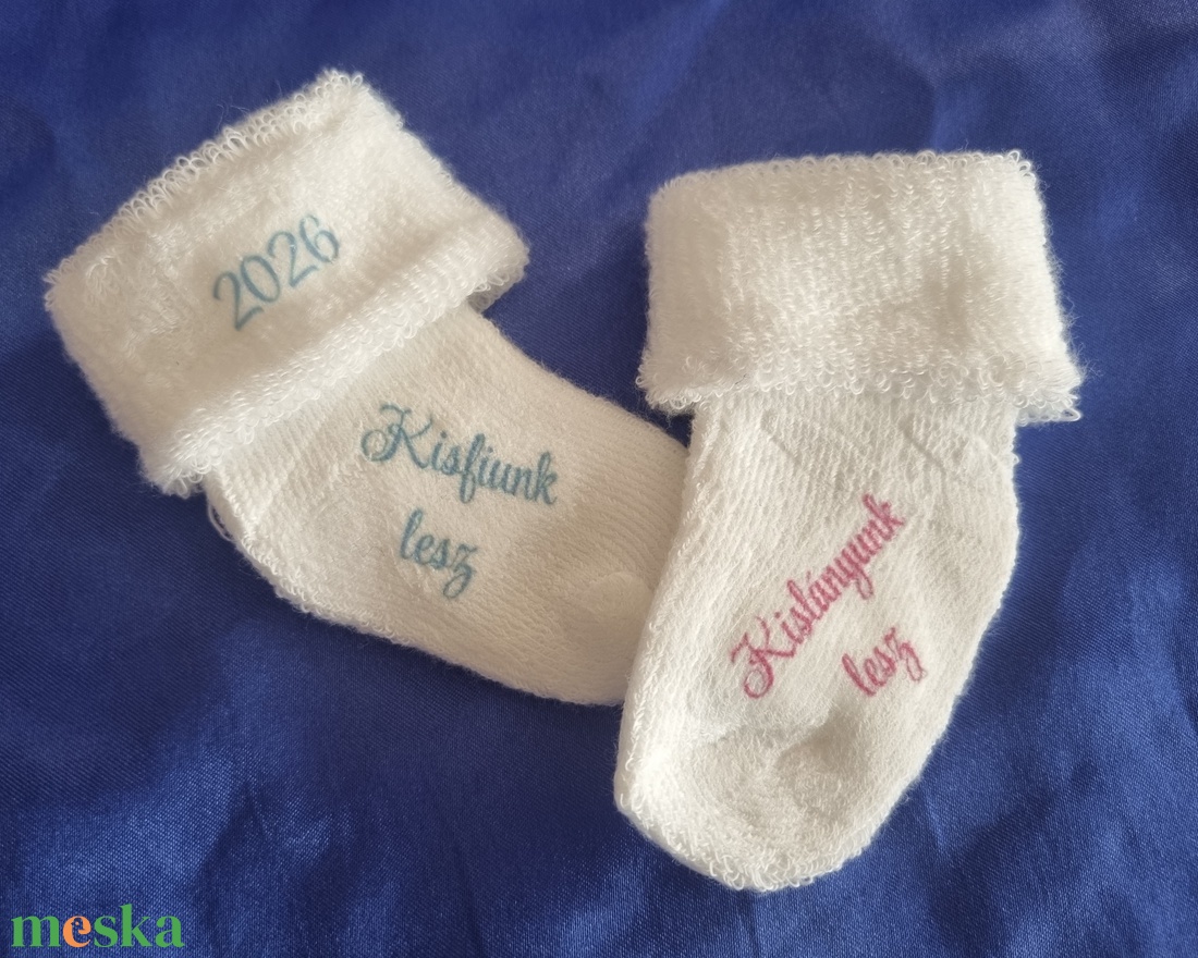 Egyedi tervezésű, cuki baba neme bejelentő zokni  - baba - mama - babaemlékek - bababejelentők - Meska.hu