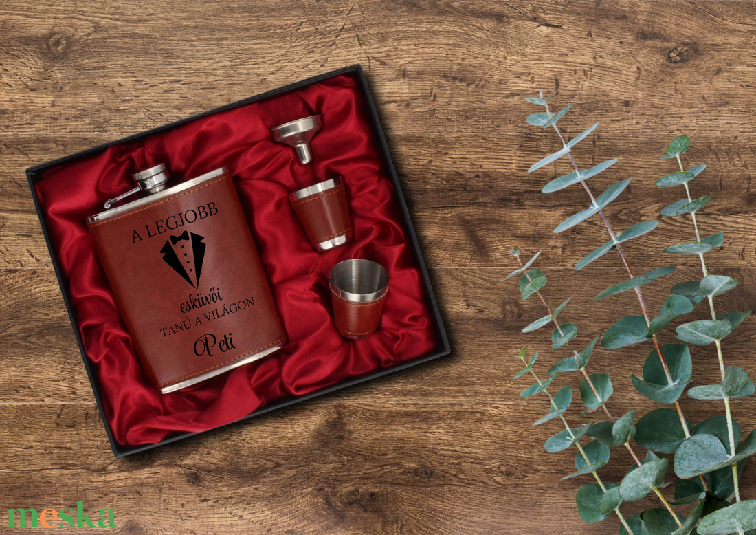 Legjobb esküvői tanú bőr hatású laposüveg szett , flaska szett tanú felk�rő - esküvő - meghívó & kártya - tanú felkérő - Meska.hu