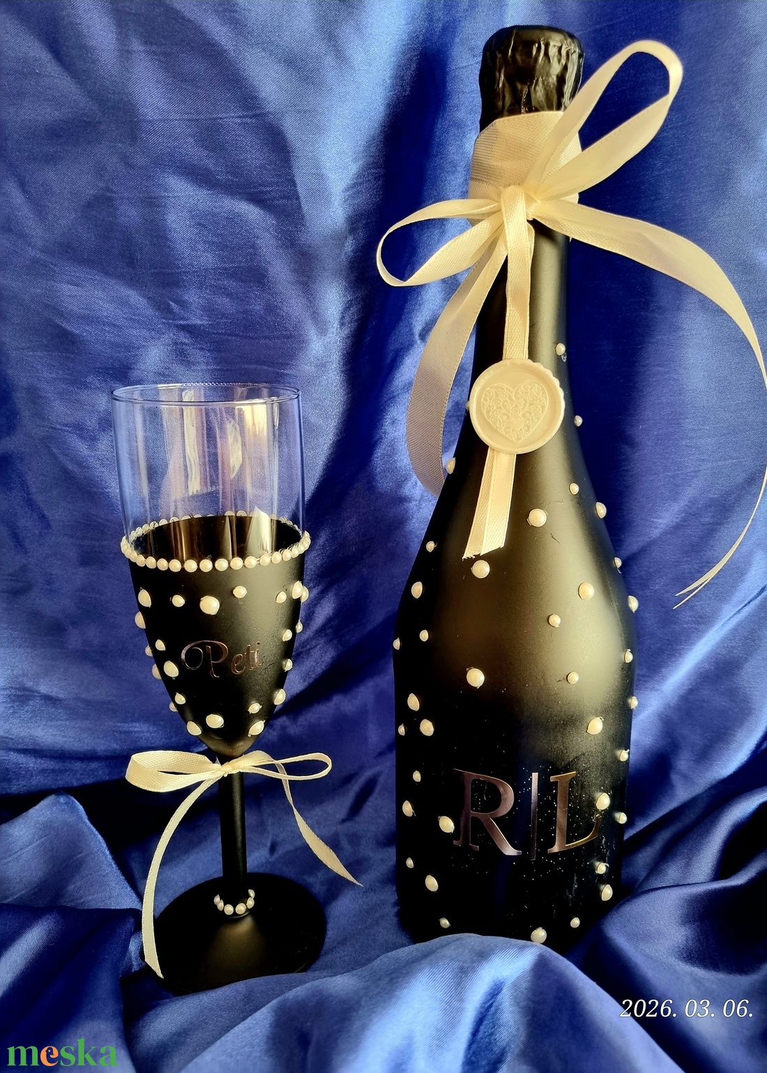 Prémium gyöngyös pezsgő + pezsgőspohár szett esküvőre, születésnapra - esküvő - emlék & ajándék - nászajándék - esküvői pohár, pohárszett - Meska.hu