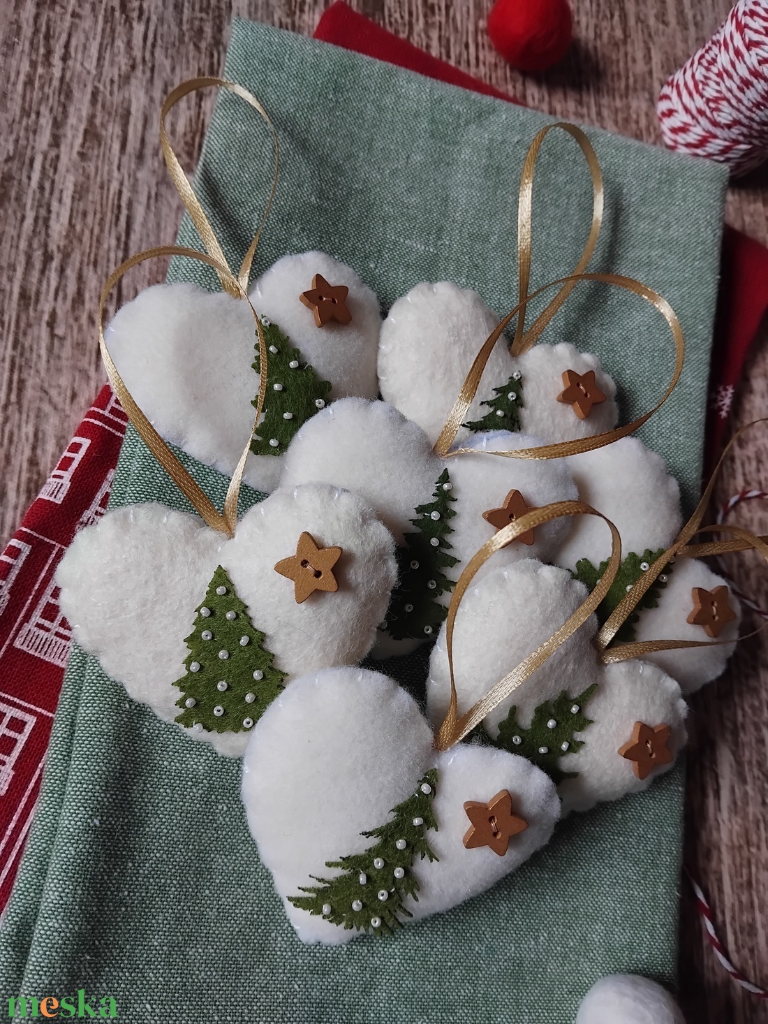 Zöld fenyős szivecskék karácsonyfadísz szett - karácsony - karácsonyi lakásdekoráció - karácsonyfadíszek - Meska.hu