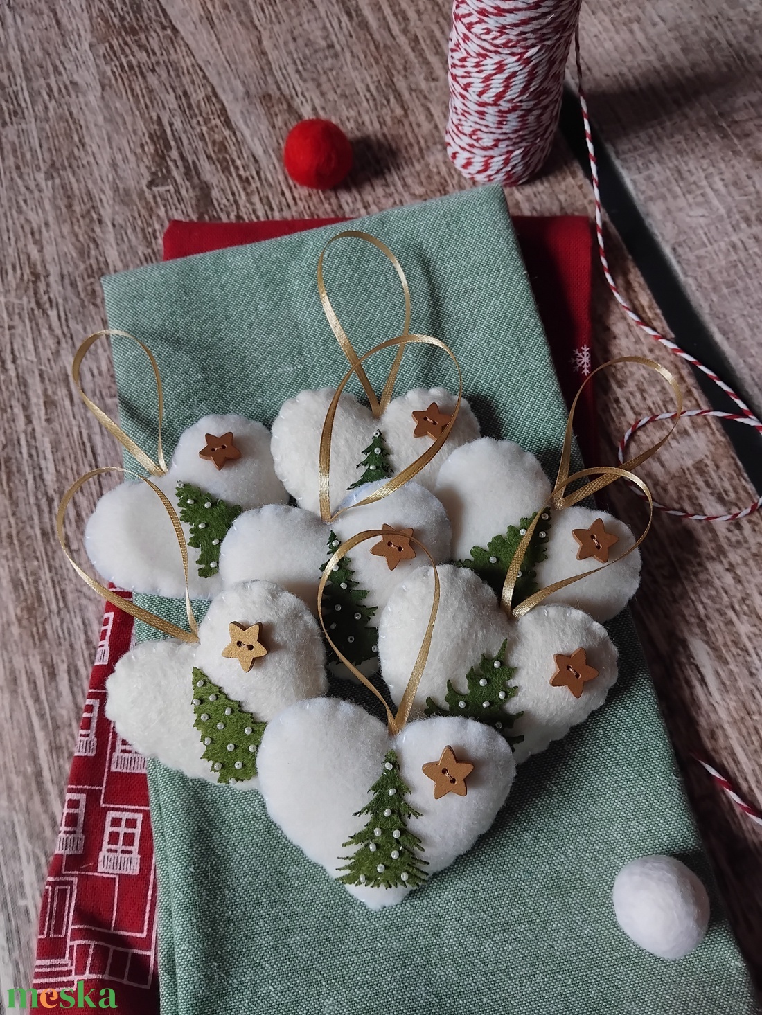 Zöld fenyős szivecskék karácsonyfadísz szett - karácsony - karácsonyi lakásdekoráció - karácsonyfadíszek - Meska.hu