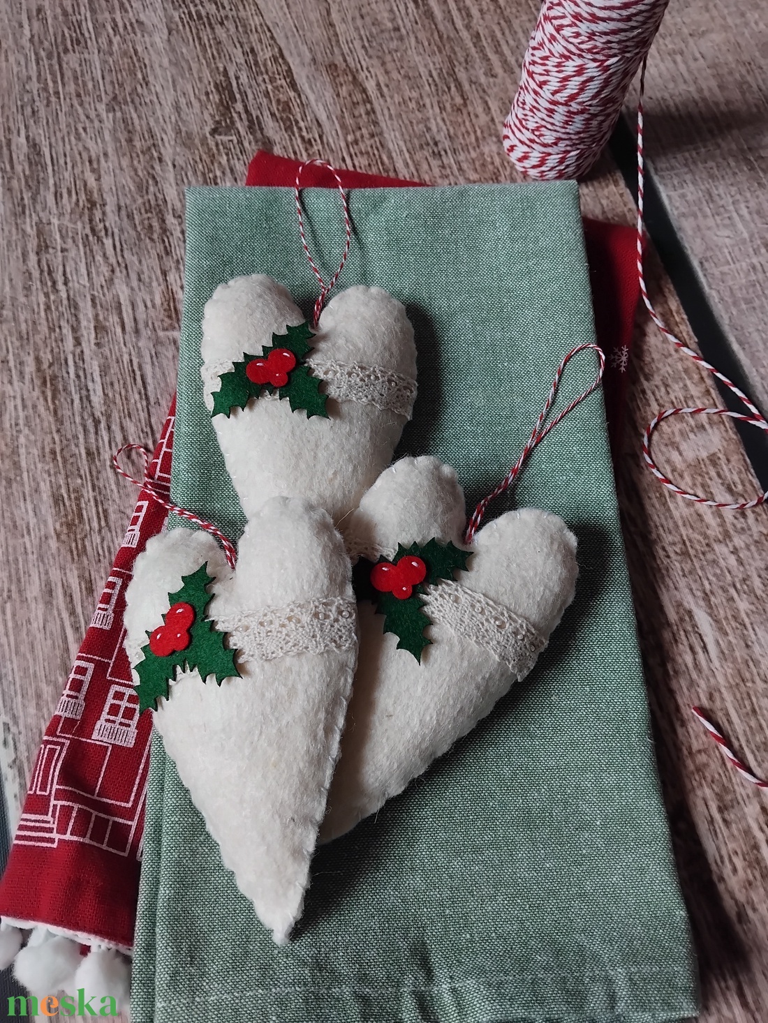 Karácsonyi szivecskék - karácsony - karácsonyi lakásdekoráció - karácsonyfadíszek - Meska.hu