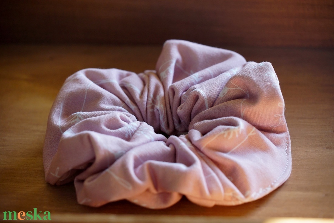 Nagy méretű rózsaszín hajgumi - ruha & divat - hajdísz & hajcsat - hajgumi - Meska.hu