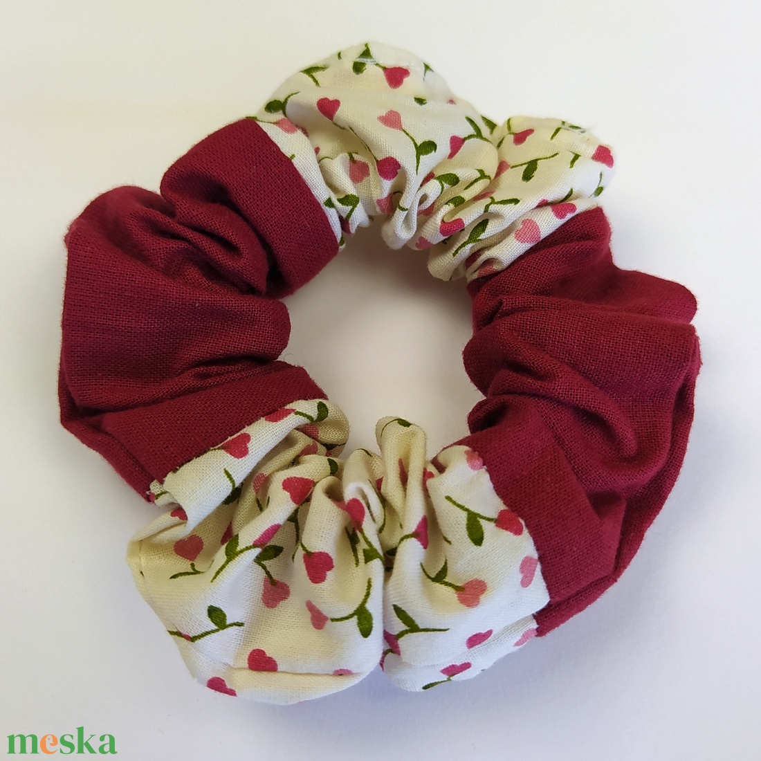 Újrahasznosított patchwork hajgumi, bordó és vigáos, normál méret - ruha & divat - hajdísz & hajcsat - hajgumi - Meska.hu