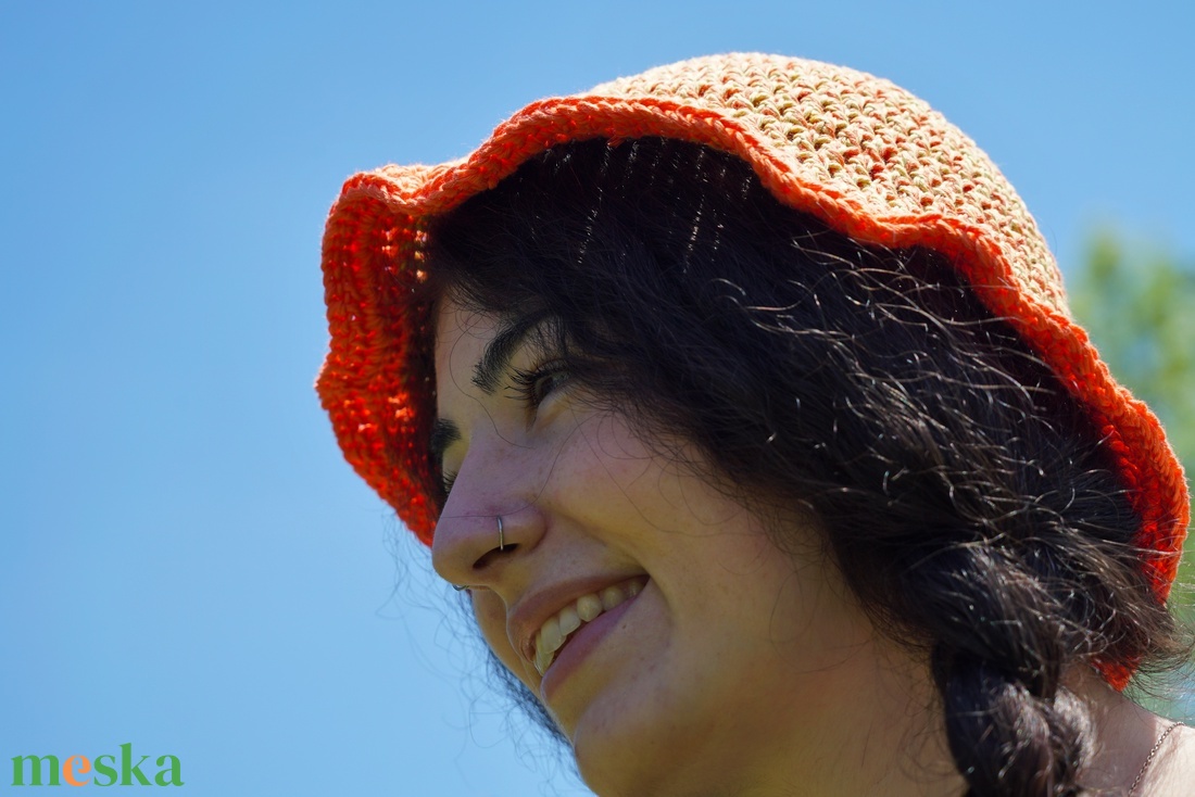 Horgolt kalap, bucket hat, halászsapka, strand kalap, narancssárga organikus pamut fonalból - ruha & divat - sál, sapka, kendő - kalap - Meska.hu