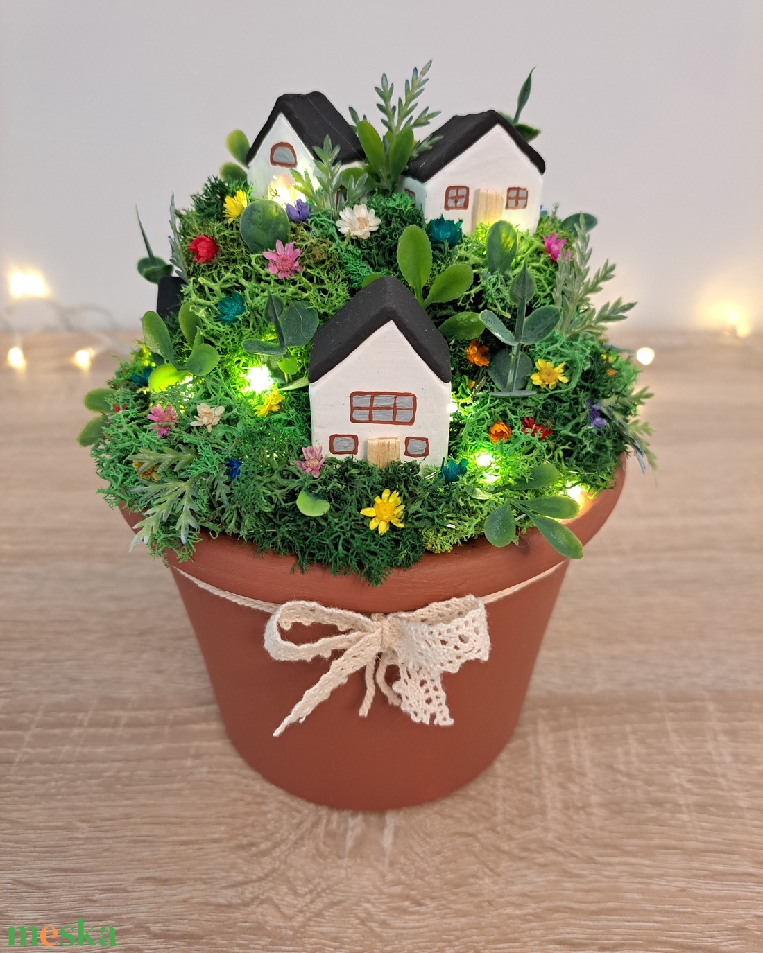 Apró virágos világító cserépfalu (M) - otthon & életmód - dekoráció - virágdísz és tartó - cserép & kaspó - Meska.hu