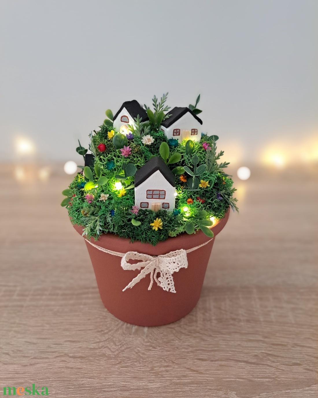 Apró virágos világító cserépfalu (M) - otthon & életmód - dekoráció - virágdísz és tartó - cserép & kaspó - Meska.hu