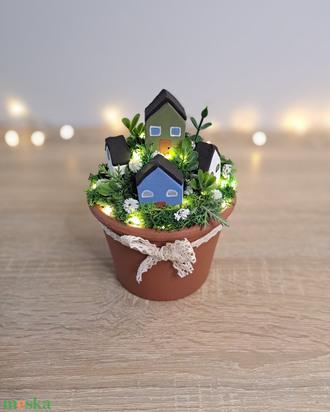 Fehér virágos világító cserépfalu (S) - otthon & életmód - dekoráció - virágdísz és tartó - cserép & kaspó - Meska.hu