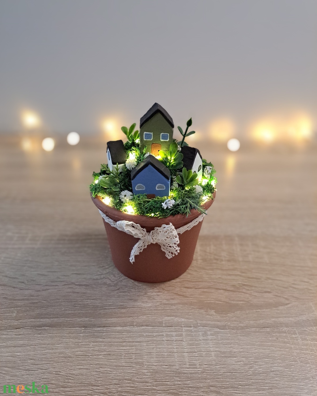 Fehér virágos világító cserépfalu (S) - otthon & életmód - dekoráció - virágdísz és tartó - cserép & kaspó - Meska.hu