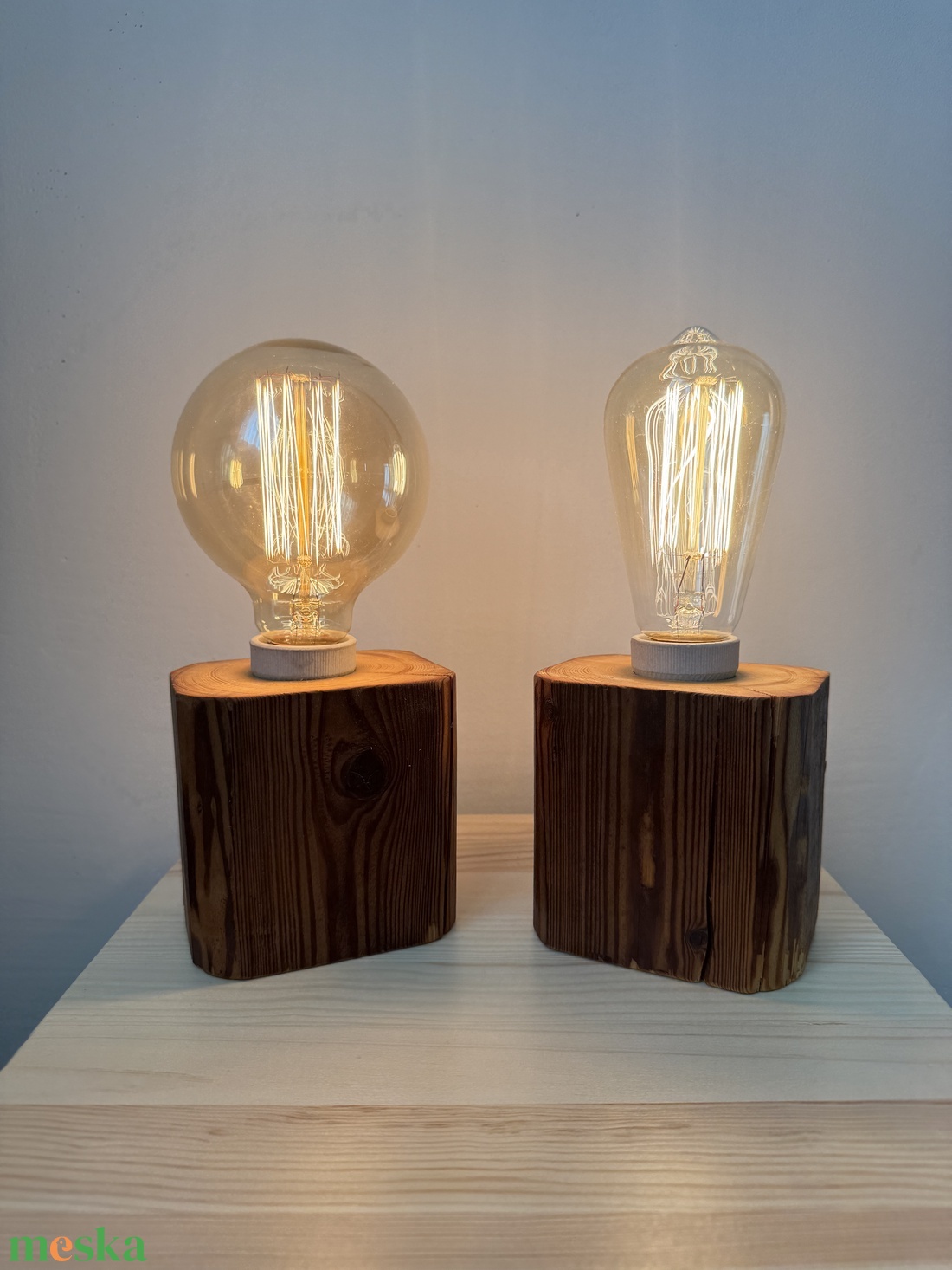 Éjjeli lámpa vagy ahogy én hívom Éji Gerendácska ( Egyedi, 50 éves fagerendából ) - otthon & életmód - lámpa - asztali lámpa - Meska.hu