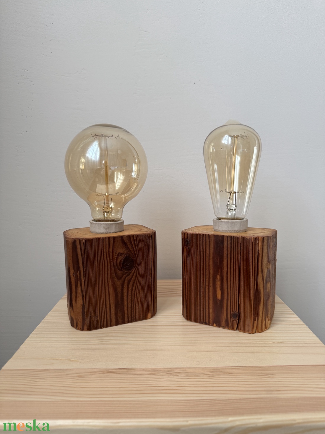 Éjjeli lámpa vagy ahogy én hívom Éji Gerendácska ( Egyedi, 50 éves fagerendából ) - otthon & életmód - lámpa - asztali lámpa - Meska.hu