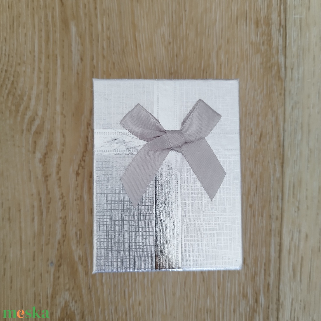 Lávakő férfi karkötő kereszttel - díszcsomagolásban - ékszer - karkötő - karkötő medállal - Meska.hu Lávakő férfi karkötő kereszttel - díszcsomagolásban - ékszer - karkötő - karkötő medállal - Meska.hu