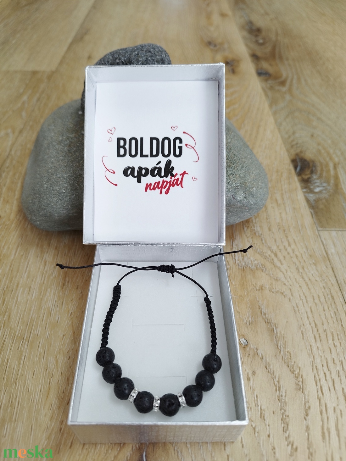 Apák napja lávakő karkötő díszdobozban - ékszer - karkötő - karkötő medállal - Meska.hu